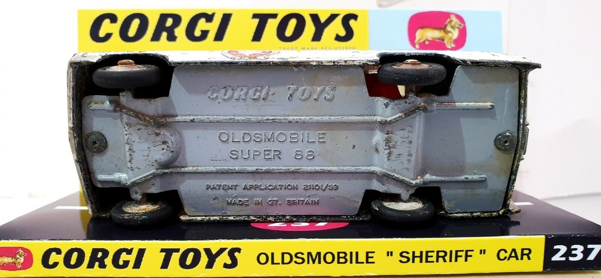 CORGI TOYS 237 OLDSMOBILE Super 88 SHERIFF CAR Diecast Model on