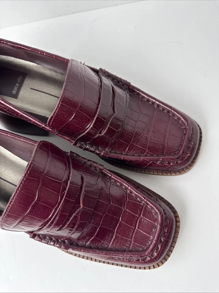 Zapatos de salón Dolce Vita Talie para mujer tacón alto cuero cabernet en relieve 6,5 Foto 2 de 4