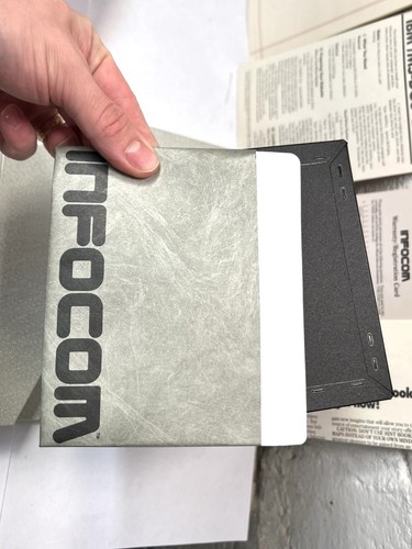 ✨The Lurking Horror Commodore 64 128 Infocom 1987 Big Box & Inserts Et Jeu✨ - Photo 5/10