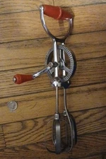 Vintage The Turner and Seymour MFG. Co Hand Mixer Superwhirl Red