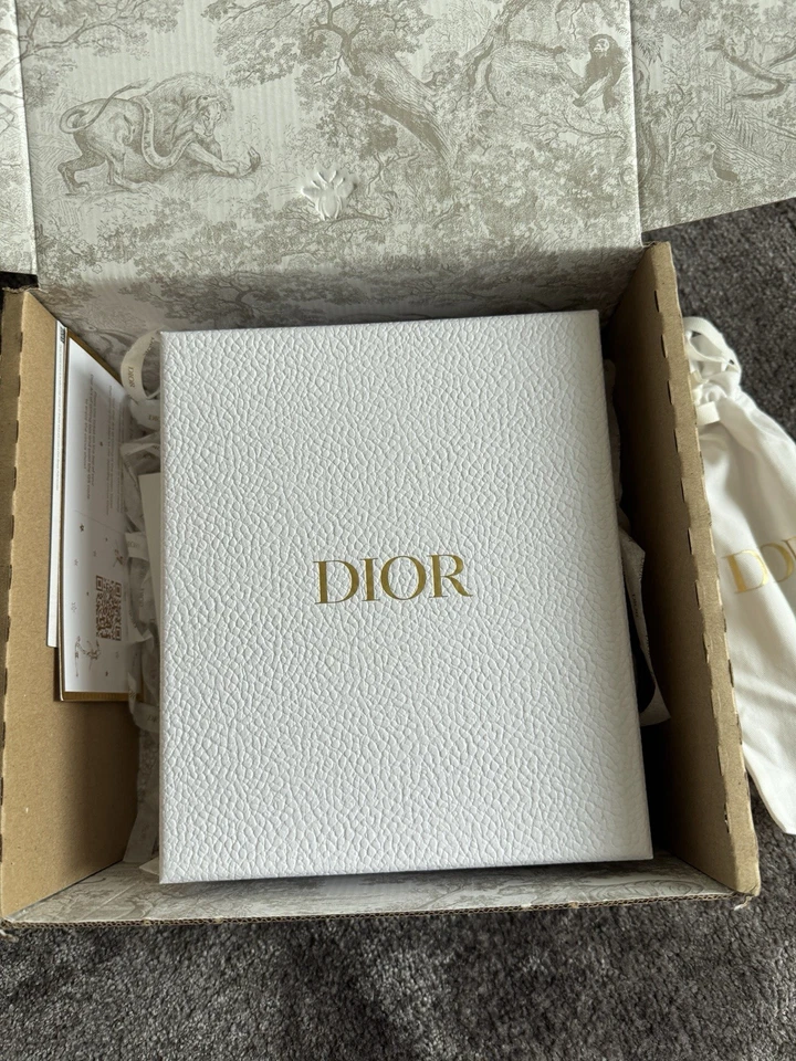 Подарочный набор щетка для духов и волос DIOR J'adore — праздничный подарочный набор 2025 г. - Изображение 4 из 4