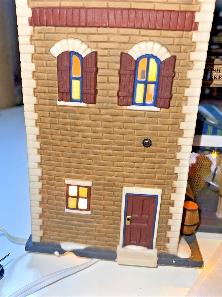 Dept 56 Christmas In The City Village EAST HARBOR FISH CO. 58946