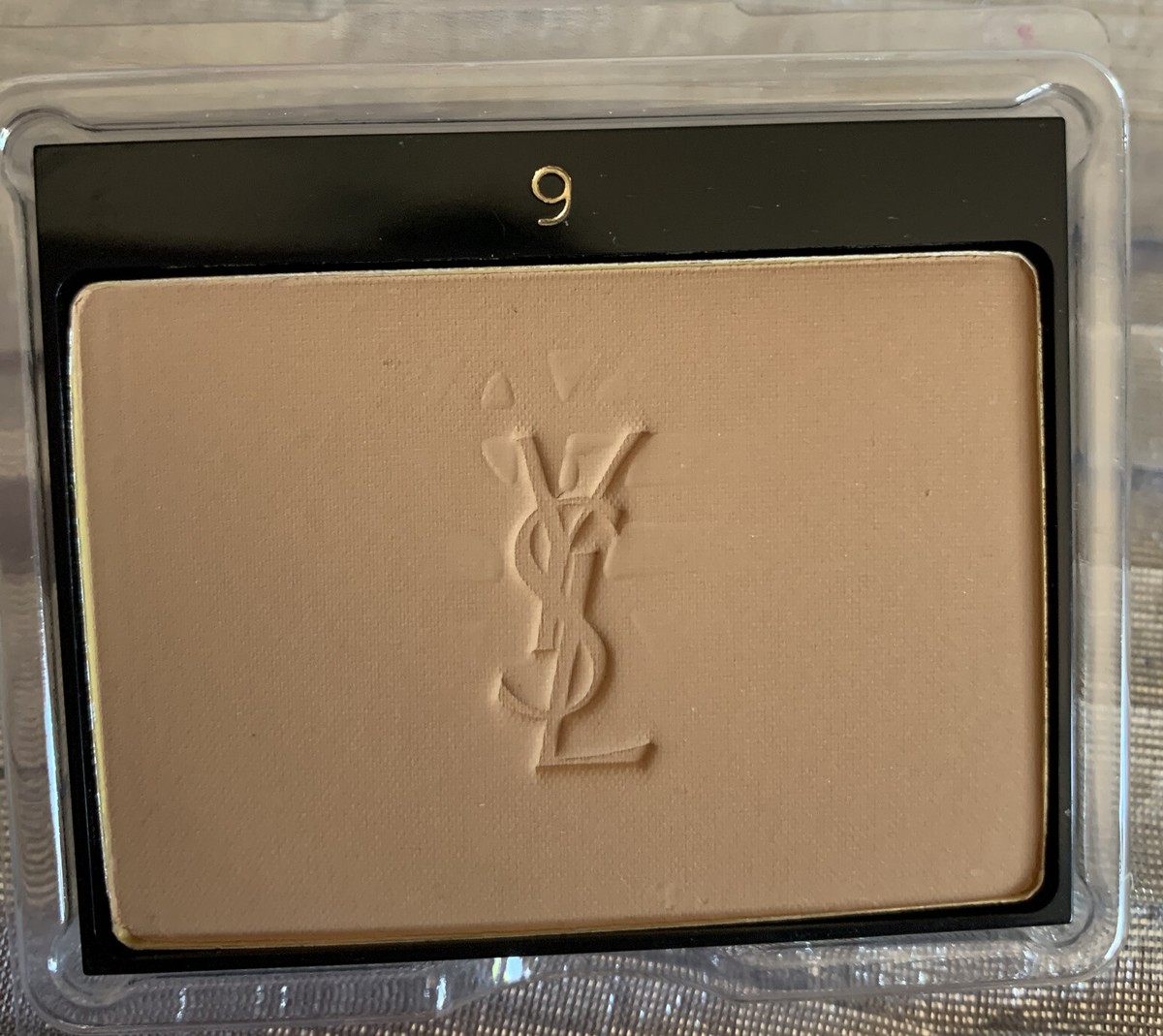 yslパウダー オールアワーズ ハイパープレストパウダー / イヴ・サンローラン