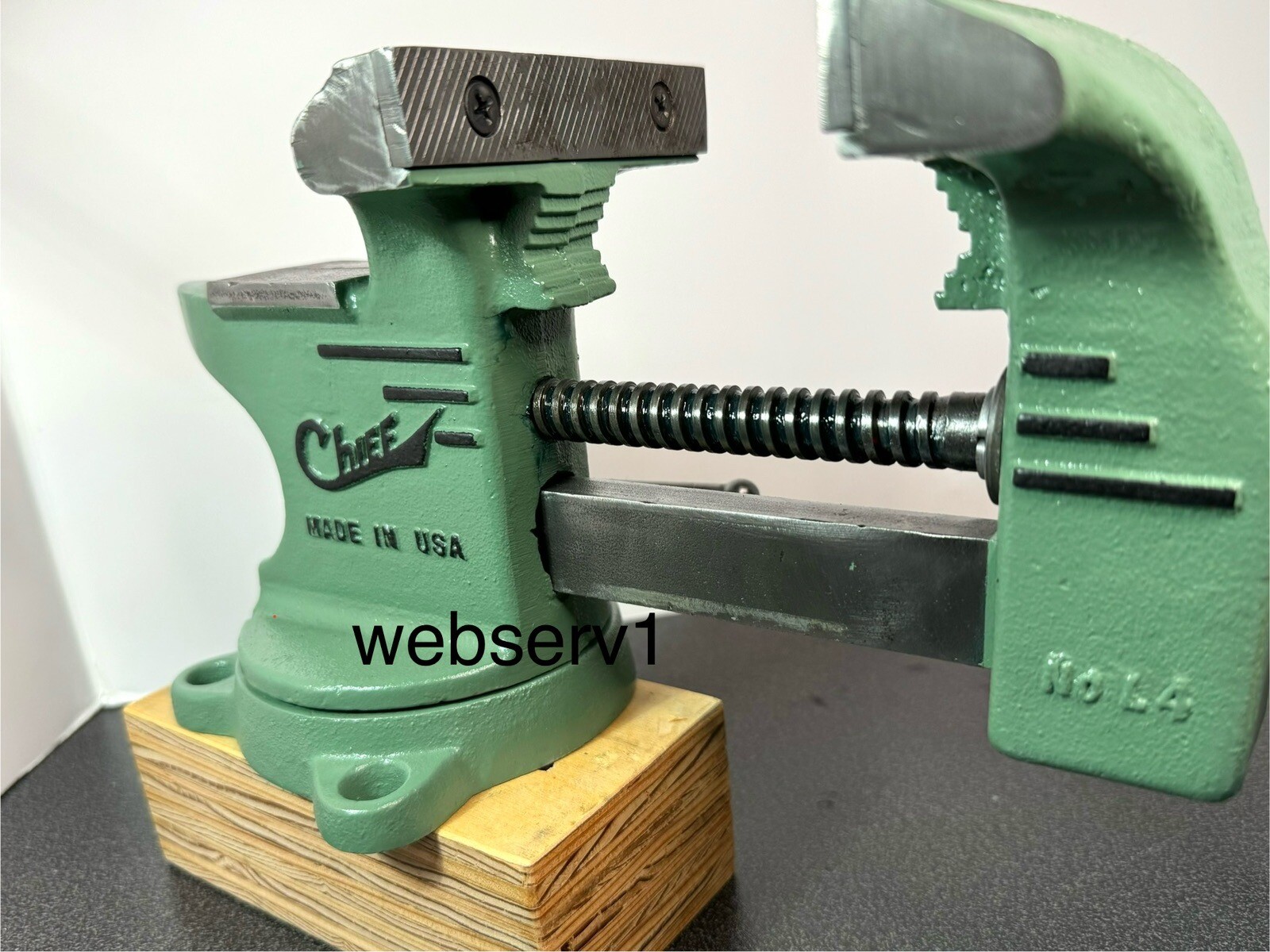 Vintage Chief L4, 4” Bench Vise With Pipe Jaws & Anvil USA eBay