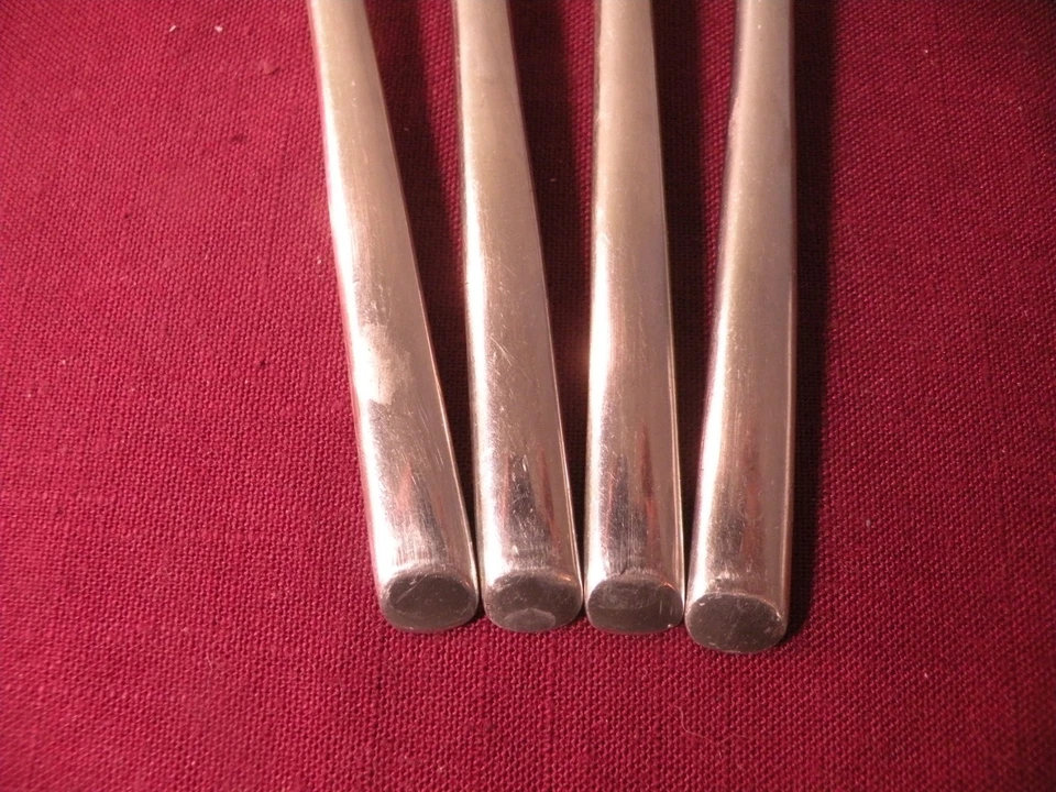 4 tenedores de ensalada Gibson banda vertical punta inclinada 18/10 acero inoxidable 7 1/8" Foto 3 de 4