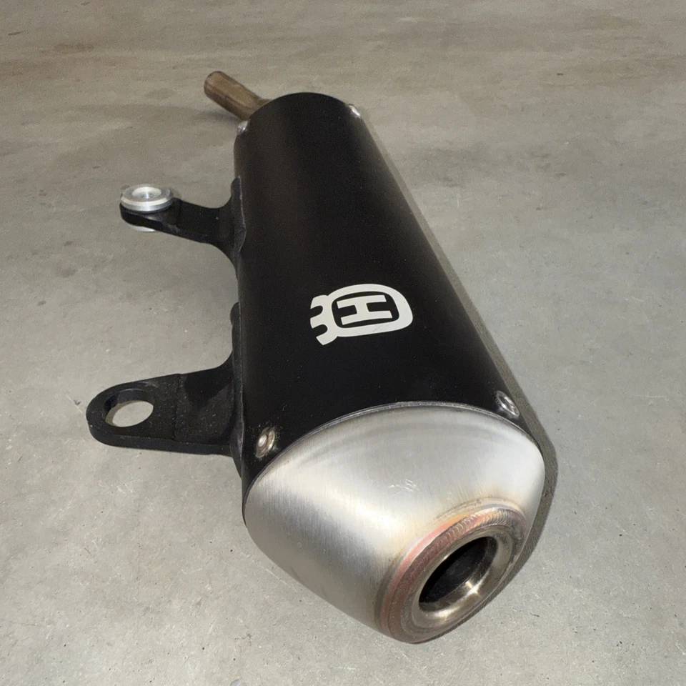 Silenciador Husqvarna TC125 2022 (2018, 2019, 2020, 2021) 241.05.079.100 Foto 2 de 4