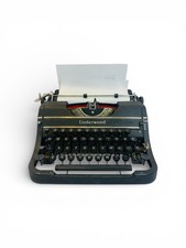 VINTAGE UNDERWOOD PORTABLE TYPEWRITER UNIVERSAL OLD ANTIQUE TESTED WORKS thumbnail