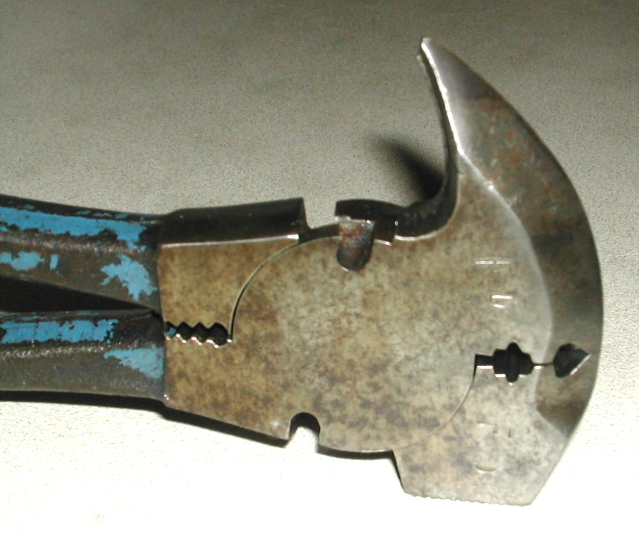 VINTAGE LUDLLE FENCE TOOL PLIERS WIRE CUTTERS HAMMER SHEFFIELD ENGLAND