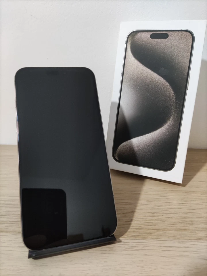 Apple iPhone 15 Pro Max · 256GB, foto 2 di 5