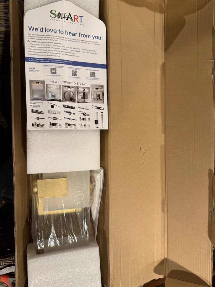 Luz de tocador solar dorada de 4 luces para baño Foto 4 de 4