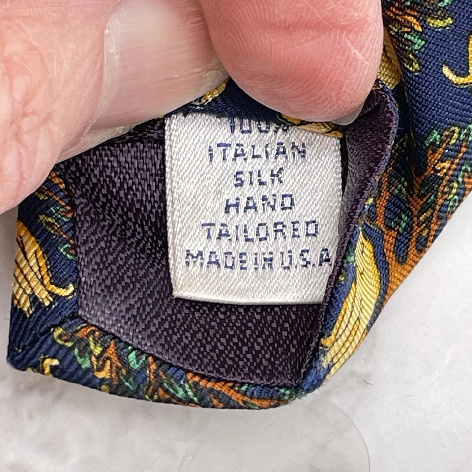 Gravata Paul Fredrick masculina estampa de leão seda italiana gravata ousada Regal feita nos EUA - Imagem 4 de 4