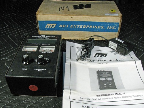MFJ-259 SWR Antenna Analyzer 1.8 MHz-170 MHz With Box, Manual, Power Supply - Zdjęcie 13 z 22
