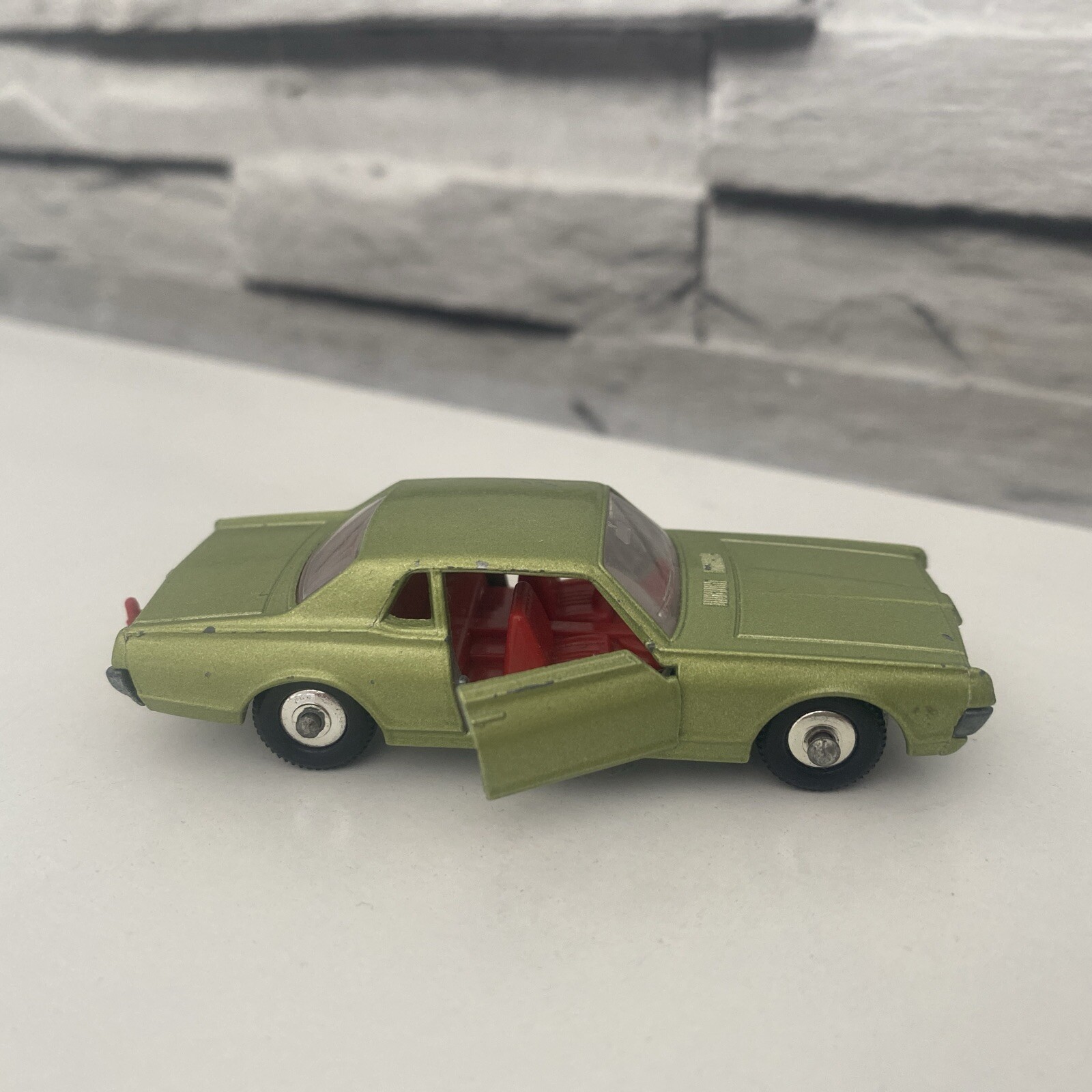Picture 1 of 6
