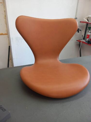 Fritz hansen series 7 chair in black leather - Picture 14 of 21