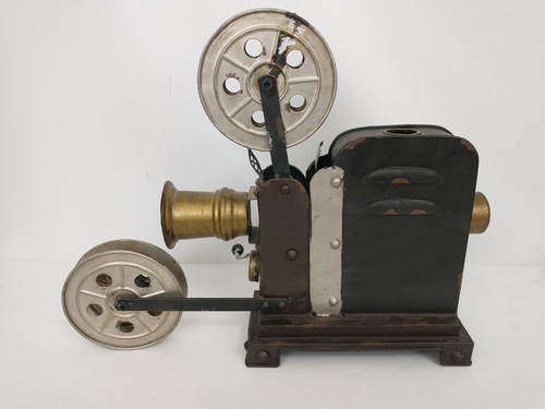Vintage Style Metal Reel to Reel Movie Projector Prop Decor Statue - Picture 2 of 10