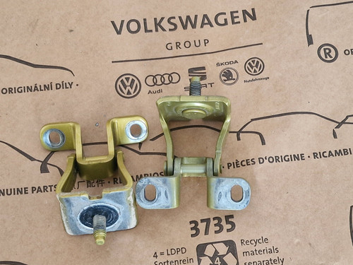 VW Seat Satz 2x Scharnier Heckklappe Klappenscharnier 5G6827301C LR1X Kurkumagel