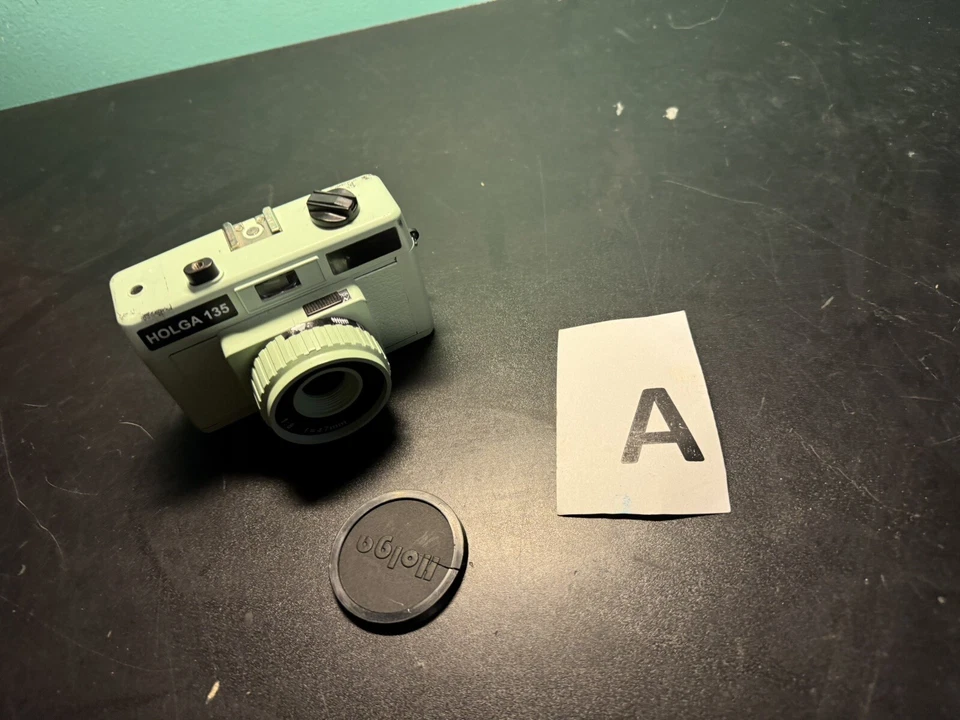 Holga 135 Film Camera 35mm Teal Blue Green Point & Shoot Vintage Photography - Image 2 of 4