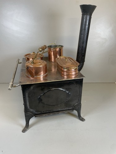 Antique Toy Cast Iron Stove Bing / Märklin Style With Copper Pots – German - Picture 4 of 9