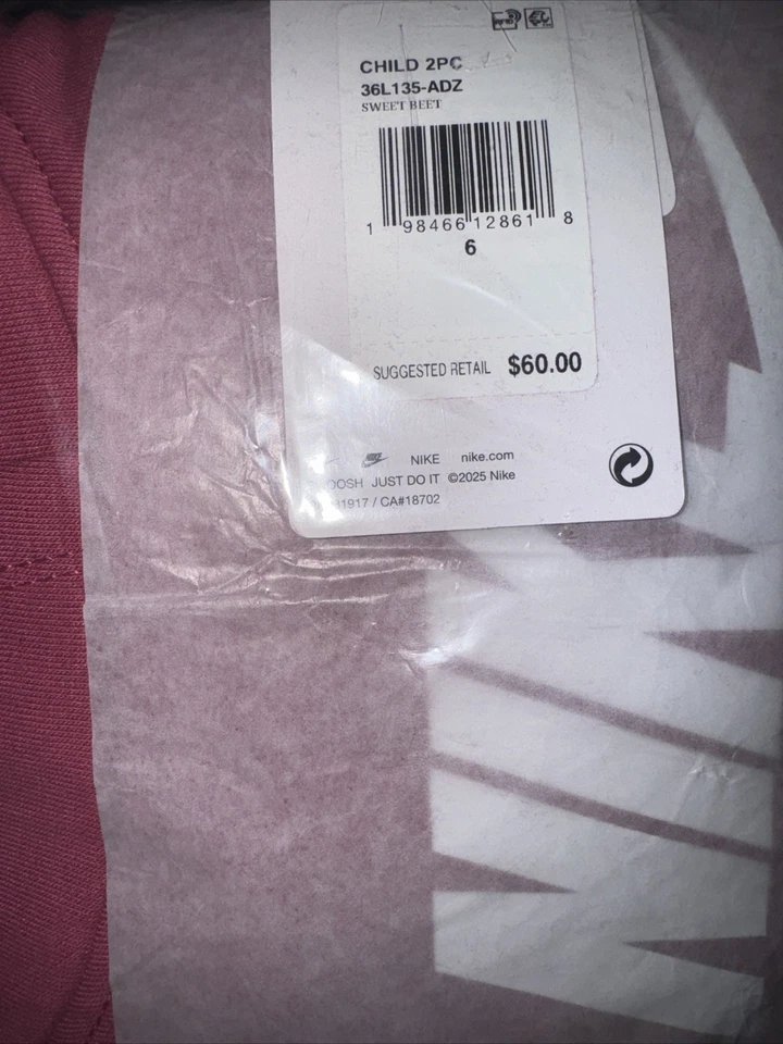 NIKE Kids Club Fleece Juego de 2 Piezas en Dulce Remolacha - Niñas Talla 6 Foto 3 de 4