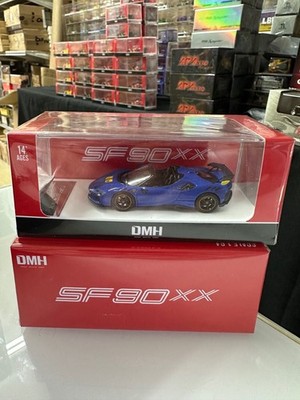FERRARI SF90 XX ROADSTER WITH TOP COMING OFF BLUE 1/64 DIECAST CAR BY DMH MODEL