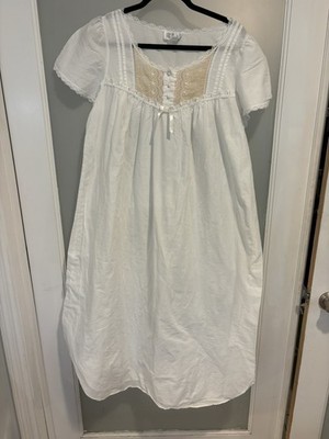 Vintage Character  S White Ballet Cotton Nightgown  Short sleeve lace cottage