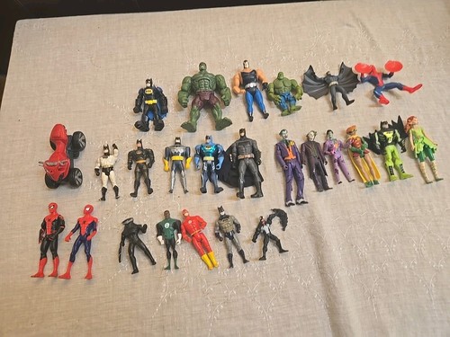 Marvel/DC Comics 20 Figure Lot Superman Batman Joker Spider-Man Hulk Venom Bane