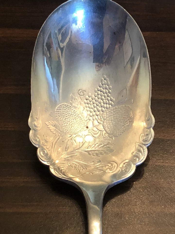 Cazuela de bayas grabada cuchara cubierta imperial plateada cubiertos 8 7/8" MCM Foto 3 de 4