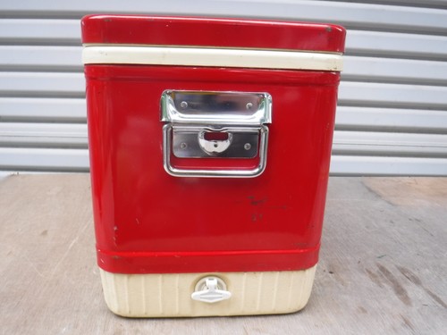 Vintage Coleman Diamond Logo Red Cooler 18" x 11" x 13" (Feb. 1965) very good. - Picture 3 of 18