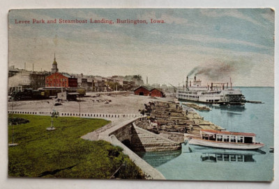 1913 IA Postcard Burlington Iowa Levee Park & Steamboat Landing steamer ship