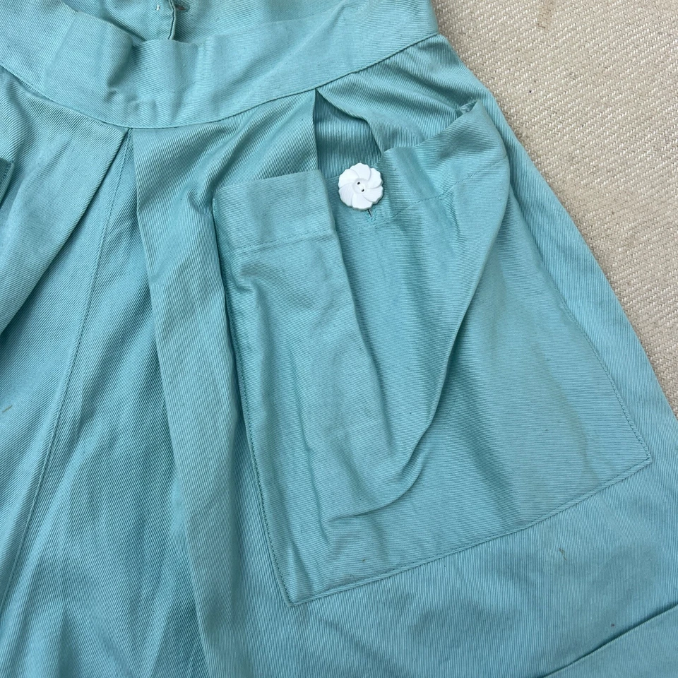 Vintage 1930s Blue Cotton Shorts Hip Pockets Flower Buttons Sportswear Separates - Image 3 of 4