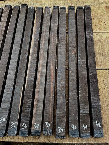 INDIAN EBONY turning spindle / carving blank 595-620 x 28-33 x 28-33mm - Picture 8 of 8