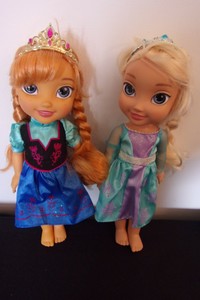 disney frozen deluxe toddler elsa and anna dolls