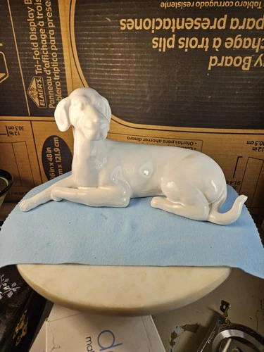 Fantastic Italy Majolica Dog Figurine Blanc De Chine Italian Labrador Pointer