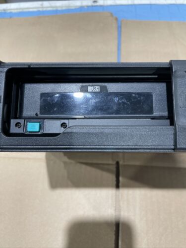 Range Rover L322 Multiplay CD Player Unit (glove box) 2002-05 XQE000110 (G) - Picture 4 of 7