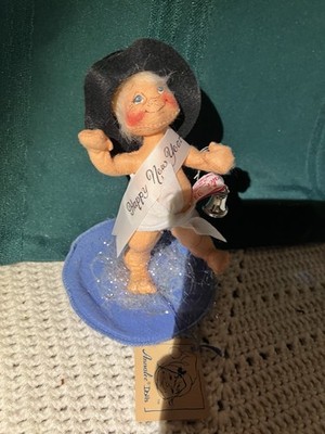 Annalee Dolls Figurine New Year Multicolor Fabric Handmade Holiday Kids