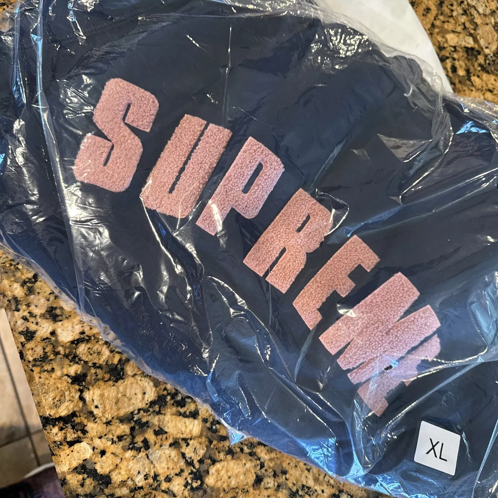 SWEAT SHIRT À CAPUCHE LOGO SUPREME CHENILLE ARC ROSE MARINE XL SS17 SWEAT À CAPUCHE