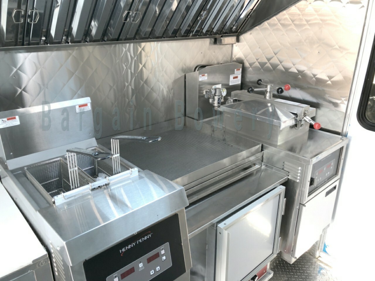 48" X 120" Food Truck & Restaurant Diamond 4" Quilted Stainless Steel