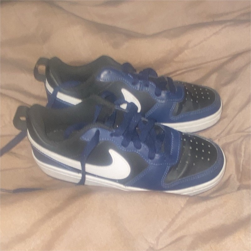 Nike Unisex Kids Low Top Lace-Up Athletic Sneakers Blue/Black/White Logo