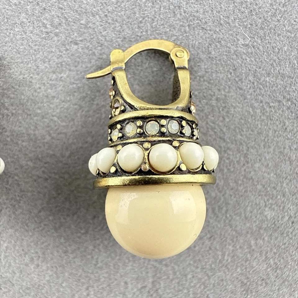 Pendientes Heidi Daus Rapsodia en Tonos Art Deco Aro Blanco Crema Cuelga Cristal Foto 4 de 4