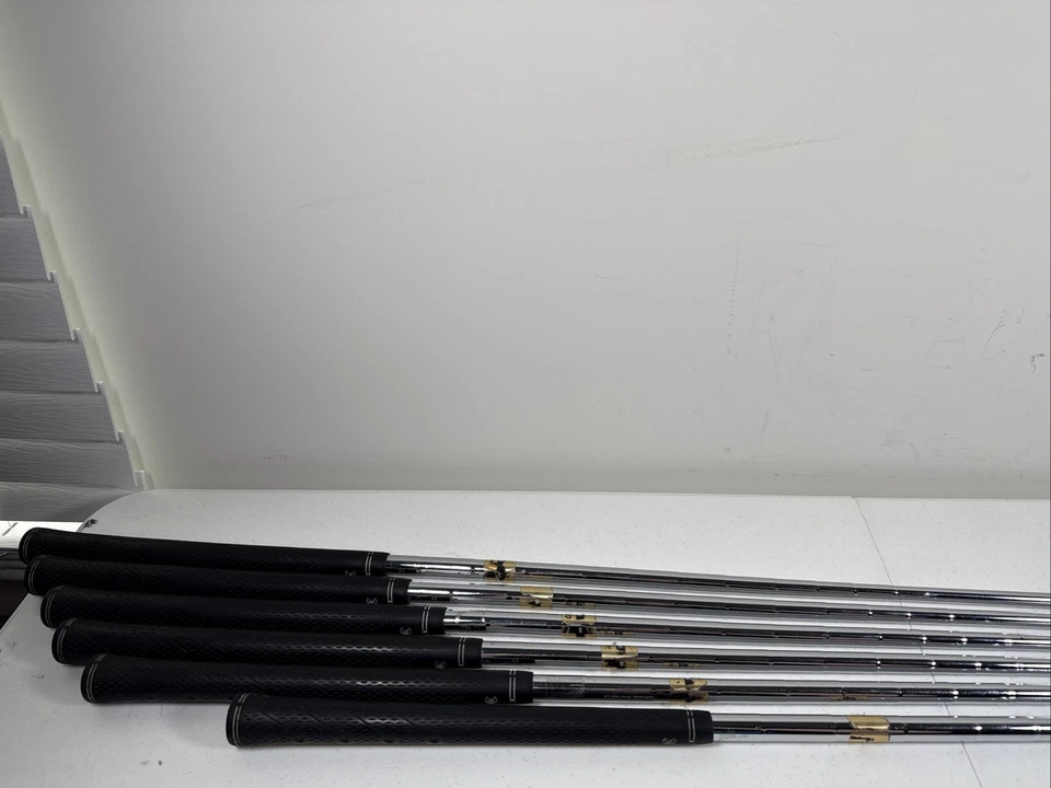 CLEVELAND CG4 IRONS SET 4-8, PW STIFF FLEX STEEL SHAFT RIGHT HANDED GOLF CLUBS - Image 3 of 4