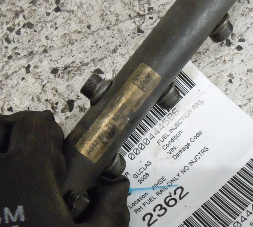 2008 08 Mercedes-Benz GL320 Fuel Injection Rail Passenger Right OEM 6420702195 Foto 4 de 4