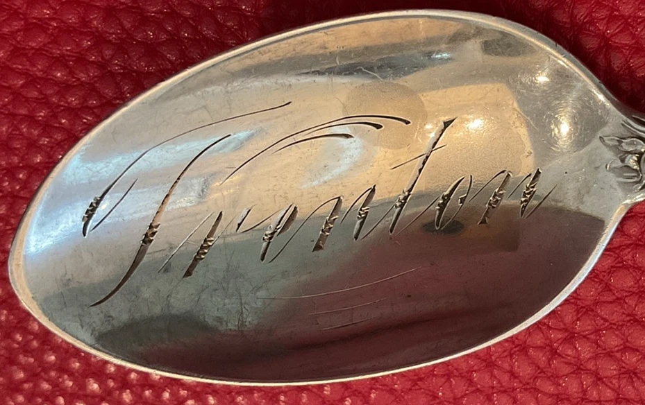 Cuchara de recuerdo de ley Frontenac by International 5 5/8" Trenton Nueva Jersey 21 g Foto 2 de 4