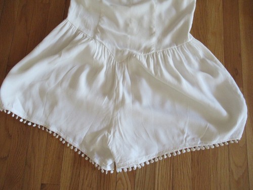 FOR LOVE AND LEMONS White Pom Pom Romper Playsuit sz Medium - Picture 8 of 9