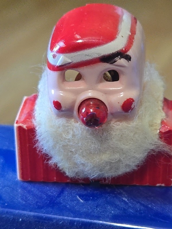 Vintage Santa Christmas Light Up Nose Santa Claus Brooch Pin (non working)