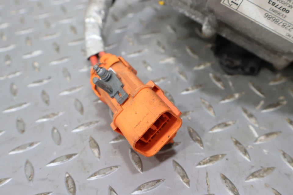 Электрический компрессор кондиционера 14-15 Cadillac ELR - Изображение 2 из 4