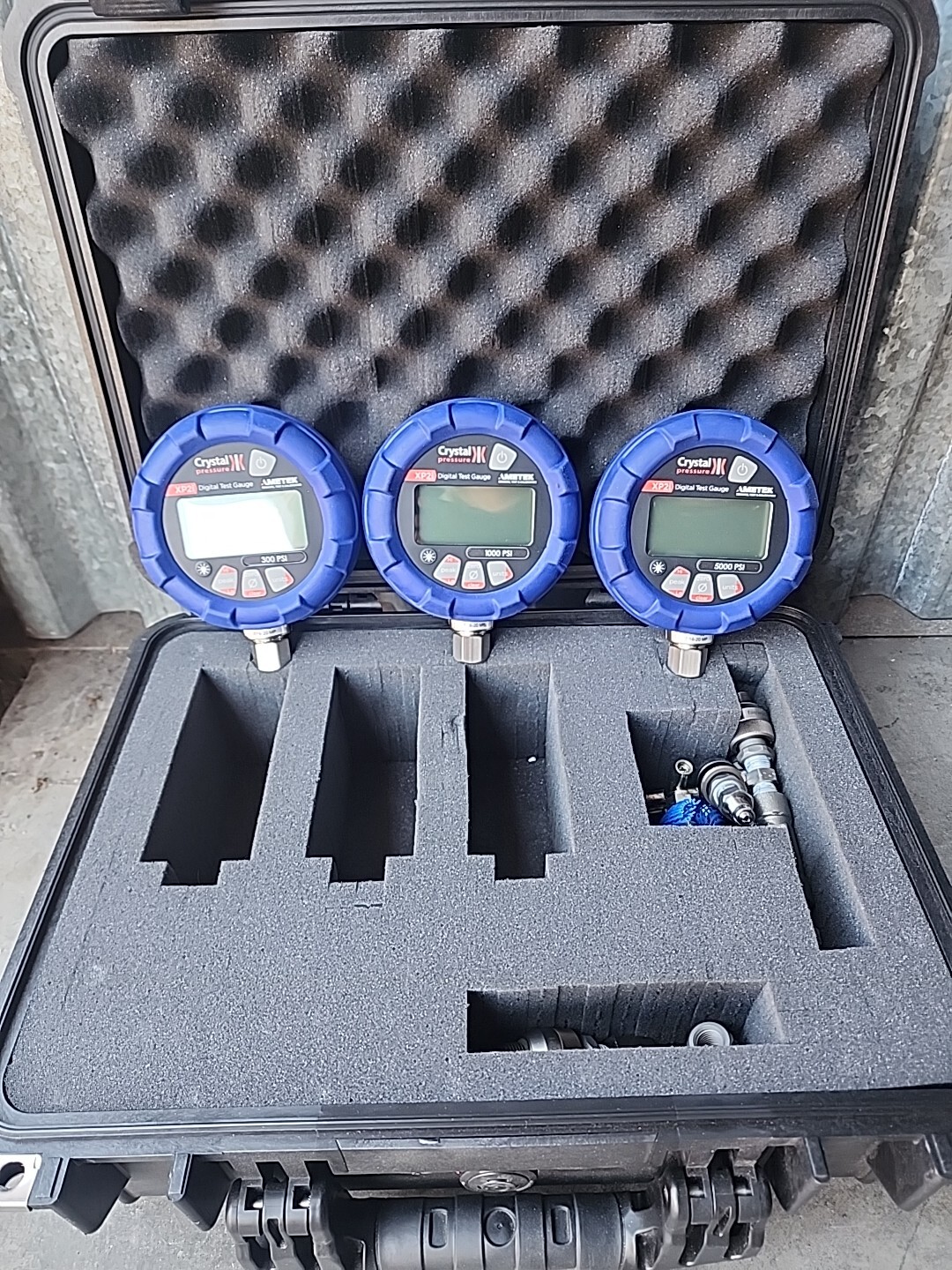 AMETEK Crystal XP2i Digital Pressure Gauge w/ DataLoggerXP 3002,000