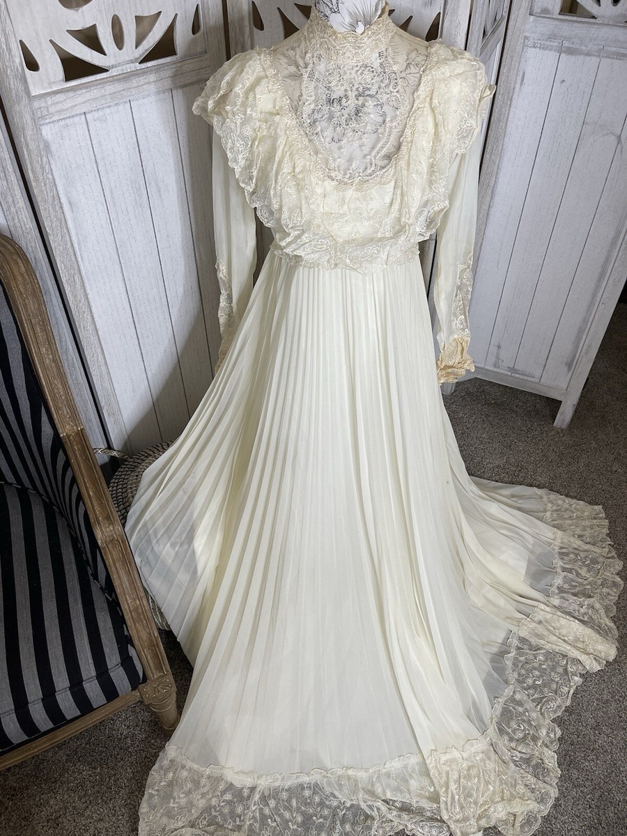 スーツ・フォーマル・ドレス 1970's ivory wedding dress Euro Gown #349 ~ Early 1970's (c. 1971-72) Ivory Chiffon