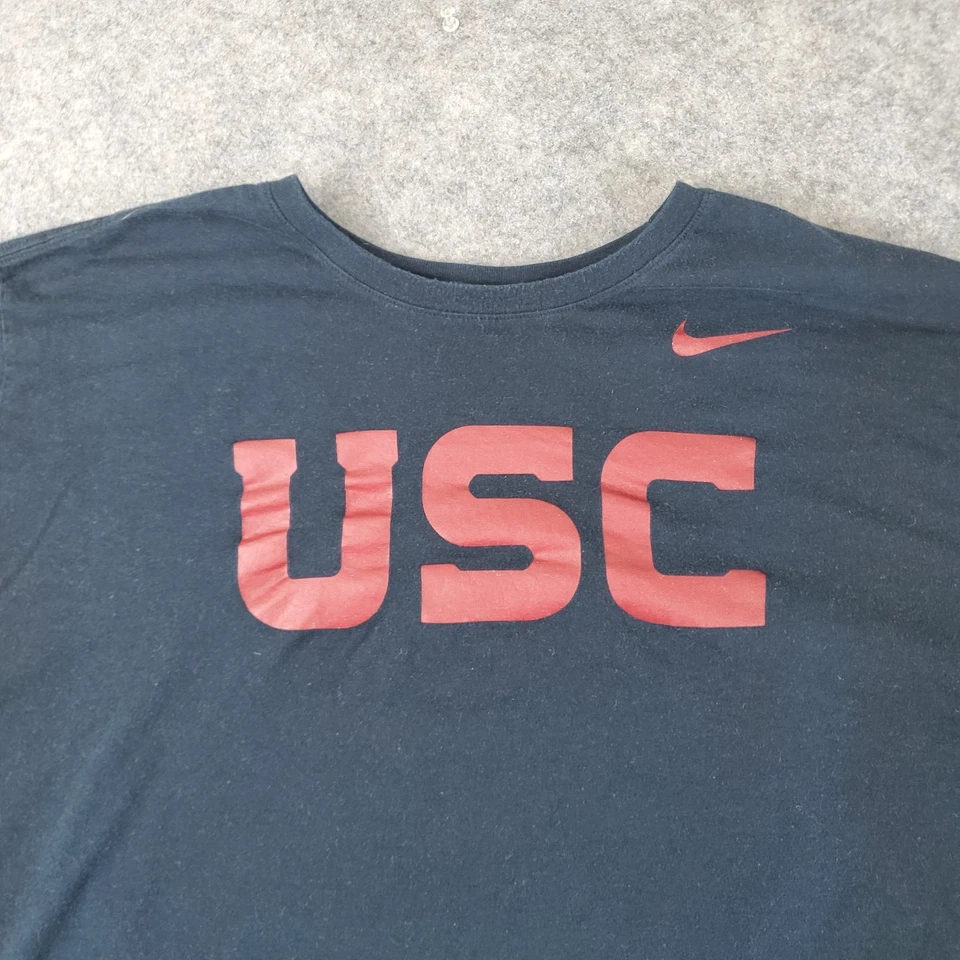 Camisa Troyanos USC Para Hombres 3XL Negra Cuello Redondo Manga Larga Gráfico NCAA Corte Atlético Foto 2 de 4