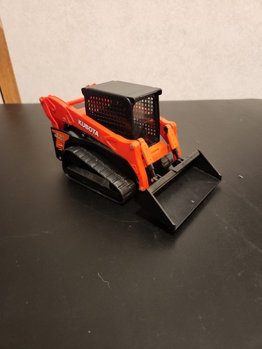 1/18 Scale Kubota SVL90-2 Tracked Skid Steer Loader Plastic Toy (8.5") New-Ray