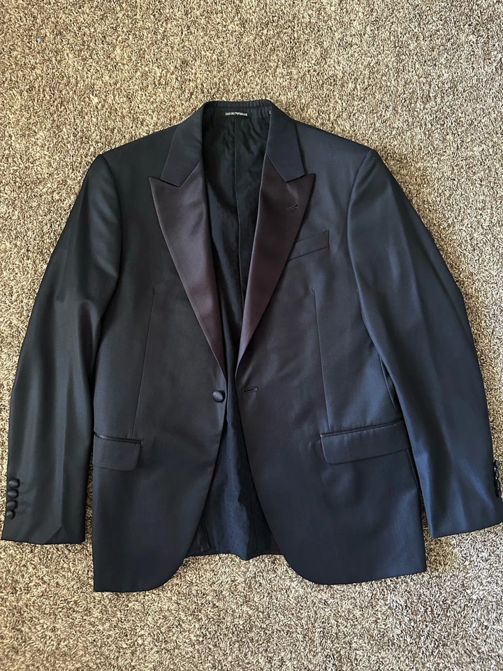 Traje de Esmoquin Emporio Armani Azul Marino Sólido Talla M Regular US40/EU50 Precio de venta sugerido por el fabricante $2095 Foto 3 de 4
